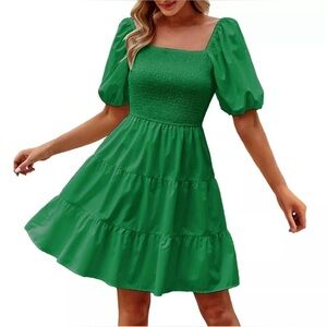 Style House Kelly Green Tiered Puff Sleeve Mini Dress sz Small